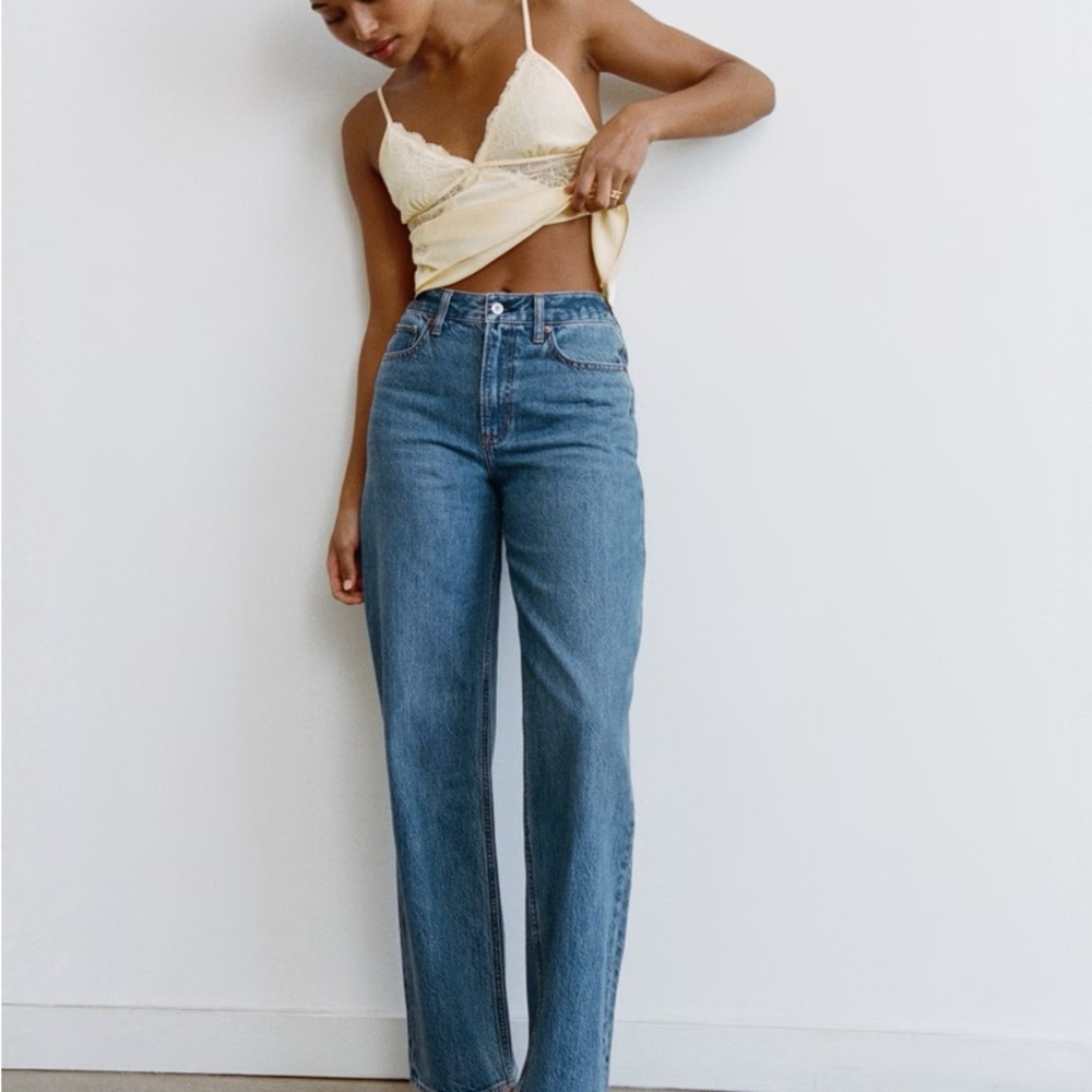 Abercrombie & Fitch Curve Love Loose High Rise Jeans